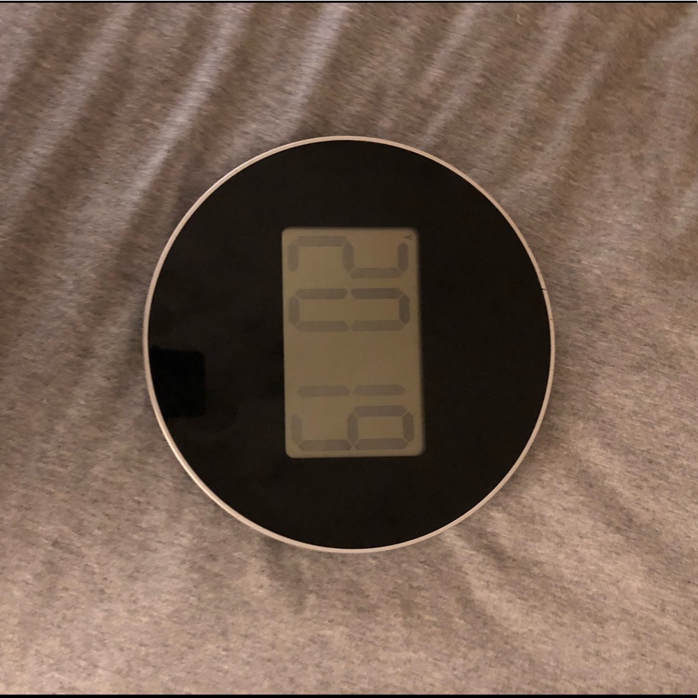 Digital clock - Picture 3 of 3